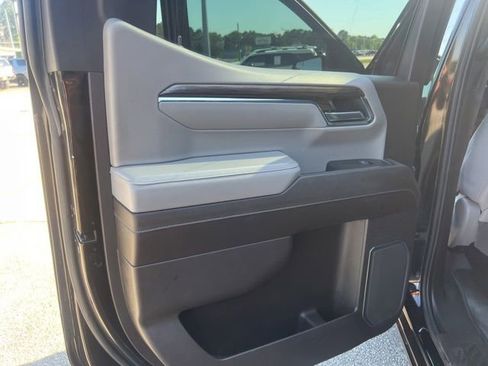 Used 2024 Chevrolet Silverado 1500 LT w/ Convenience Package II RWD image 16