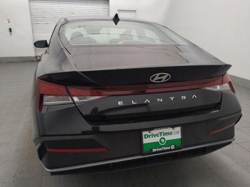 Used 2025 Hyundai Elantra SE FWD image 6