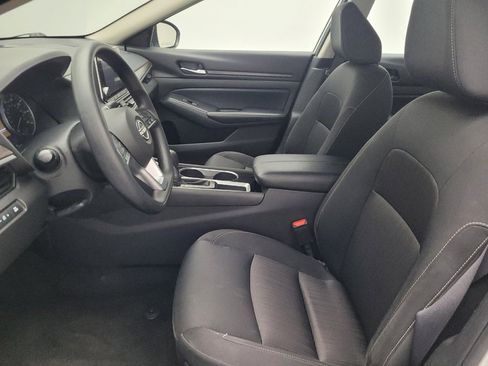 Used 2024 Nissan Altima 2.5 SV image 17