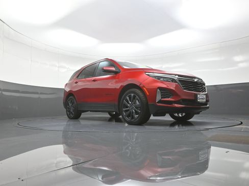 Used 2023 Chevrolet Equinox RS image 9