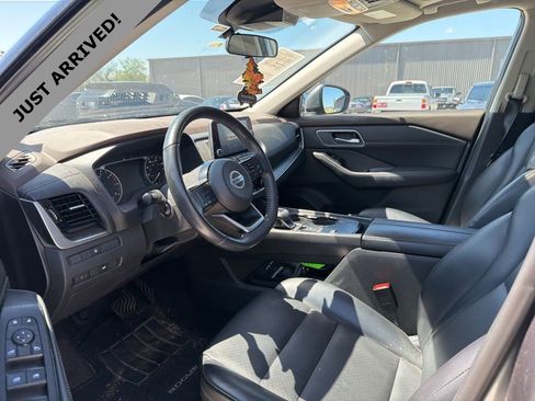 Certified 2021 Nissan Rogue SV w/ Premium Package image 11