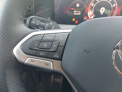 New 2026 Volkswagen Tiguan SE R-Line FWD image 14