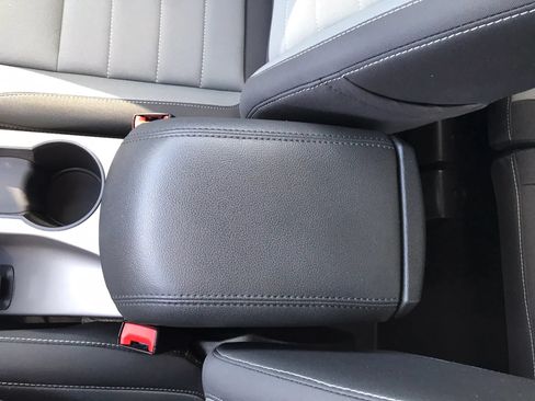 Used 2016 Ford Escape SE FWD image 29
