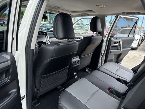 Used 2021 Toyota 4Runner SR5 Premium w/ Moonroof Package AWD/4WD image 34