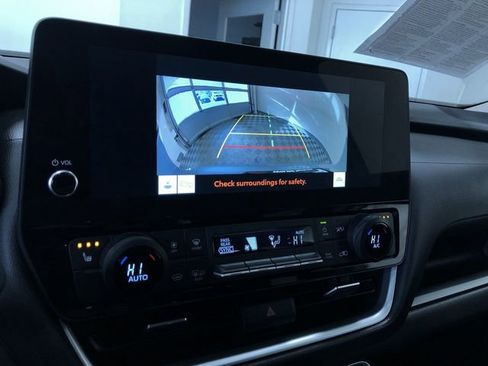 Certified 2025 Toyota Grand Highlander AWD image 29