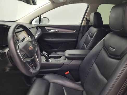 Used 2017 Cadillac XT5 Luxury w/ Driver Awareness Package FWD image 17