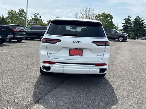 Used 2022 Jeep Grand Cherokee L Overland w/ Luxury Tech Group IV AWD/4WD image 5