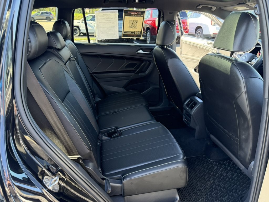 Used 2022 Volkswagen Tiguan SE R-Line AWD/4WD image 37