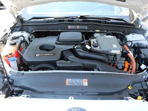 Used 2019 Ford Fusion SE image 25