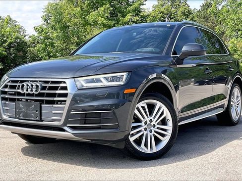 Used 2019 Audi Q5 2.0T Premium Plus w/ Premium Plus Package AWD/4WD image 2