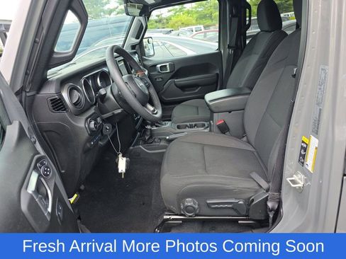 Used 2023 Jeep Wrangler Unlimited w/ Sun & Screen Package AWD/4WD image 8