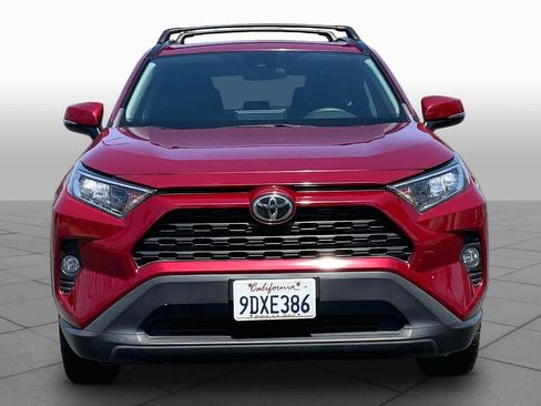 Used 2019 Toyota RAV4 XLE w/ Convenience Package FWD image 3