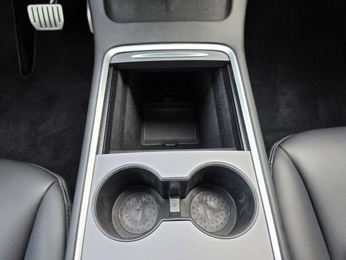 Used 2022 Tesla Model Y Performance AWD/4WD image 36