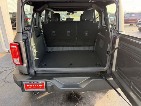 New 2025 Ford Bronco 4-Door image 5