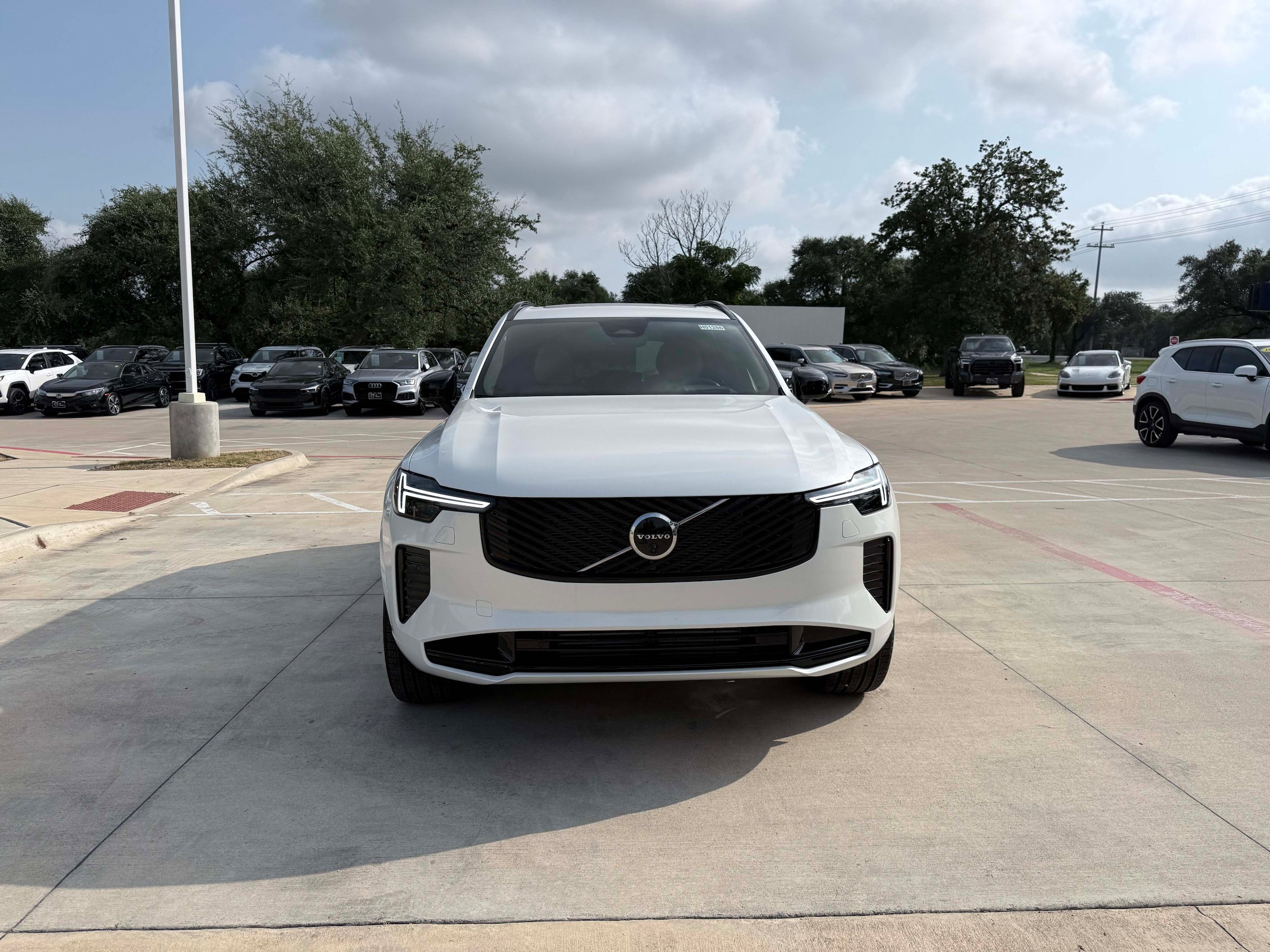 New 2026 Volvo XC90 T8 Ultra w/ Protection Package Premier AWD/4WD image 9