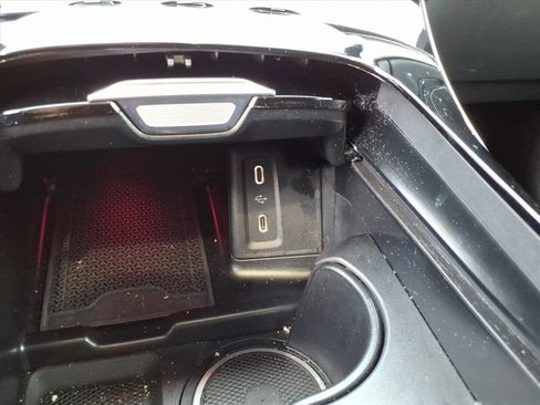 Used 2025 Mercedes-Benz GLC 300 4MATIC image 20