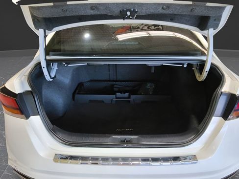 Used 2021 Nissan Altima 2.5 SR w/ SR Premium Package AWD/4WD image 8