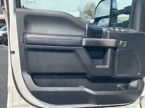 Used 2020 Ford F350 Platinum w/ FX4 Off-Road Package image 18