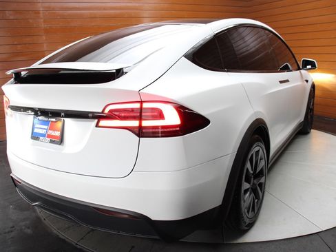 Used 2023 Tesla Model X image 37
