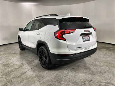 Used 2021 GMC Terrain SLE w/ Elevation Edition image 6