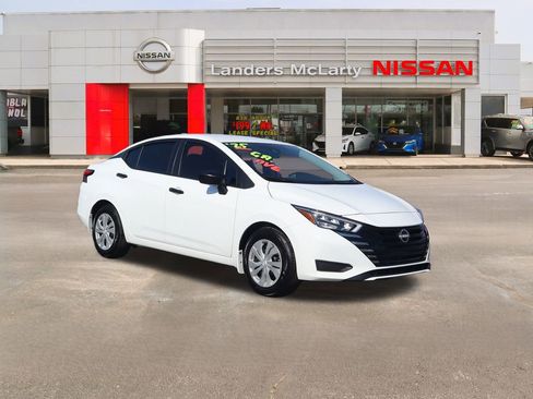 Used 2025 Nissan Versa S w/ Trunk Package image 1