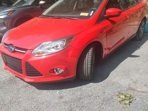 Used 2012 Ford Focus SE FWD image 1