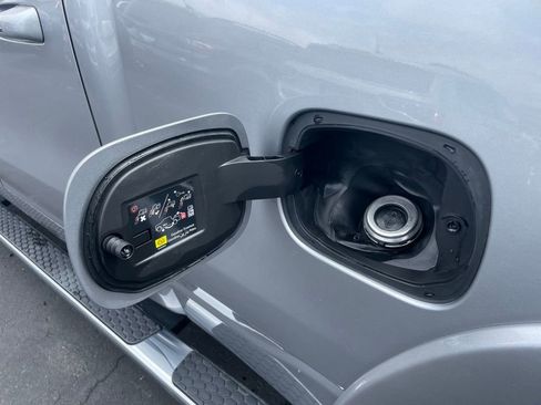 Used 2019 RAM 1500 Laramie AWD/4WD image 63