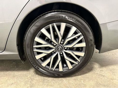 Used 2025 Nissan Altima 2.5 SV image 7