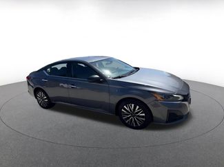 Used 2025 Nissan Altima 2.5 SV FWD video 2