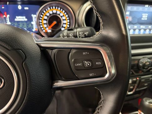 Used 2021 Jeep Wrangler Unlimited Sahara AWD/4WD image 30