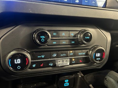 Certified 2025 Ford Bronco Badlands AWD/4WD image 19