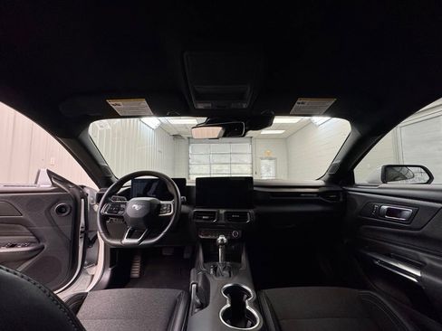 Used 2025 Ford Mustang GT w/ GT Performance Package RWD image 17