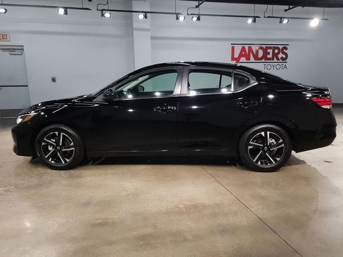 Used 2024 Nissan Sentra SV image 4