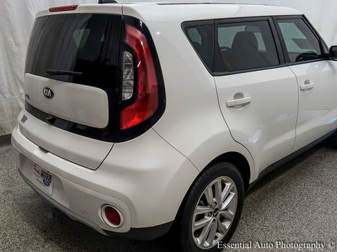 Used 2019 Kia Soul + image 8