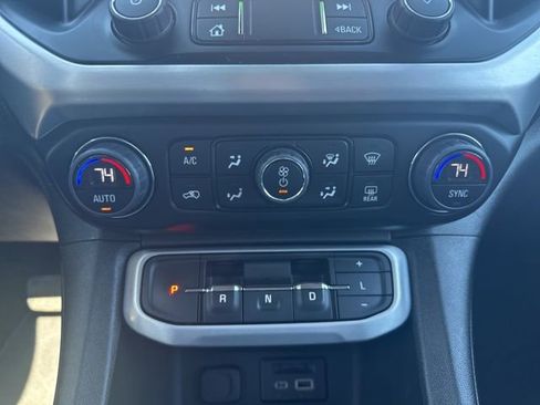 Used 2023 GMC Acadia SLT AWD/4WD image 36