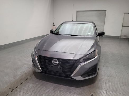 Used 2025 Nissan Altima 2.5 SV FWD image 15