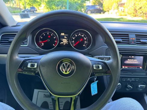 Used 2018 Volkswagen Jetta Wolfsburg Edition FWD image 10