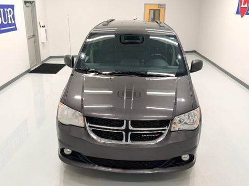 Used 2019 Dodge Grand Caravan SXT image 14