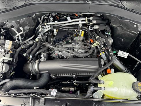 New 2025 Ford Explorer Active w/ Active Comfort Package image 39