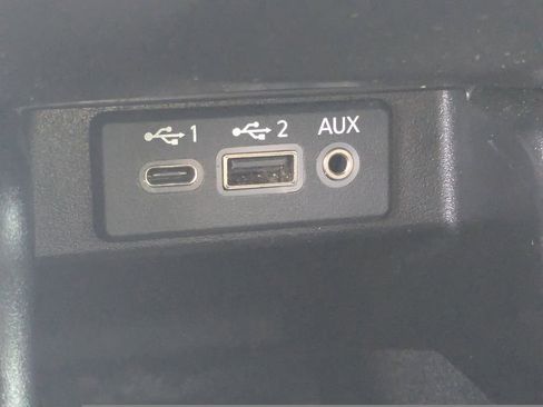 Used 2023 Nissan Maxima SR w/ Sport Mat Group FWD image 10