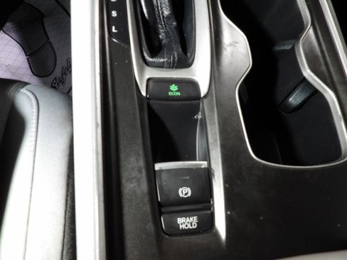 Used 2018 Honda Accord LX image 14