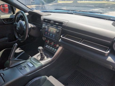 Used 2022 Toyota GR86 Premium w/ ALL Weather Mat Package (TMS) RWD image 23