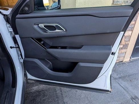 Used 2025 Land Rover Range Rover Velar Dynamic SE image 30