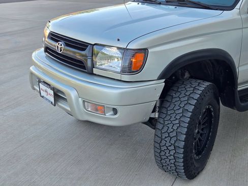 Used 2000 Toyota 4Runner SR5 AWD/4WD image 27