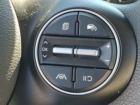 Used 2025 Kia Soul LX FWD image 22