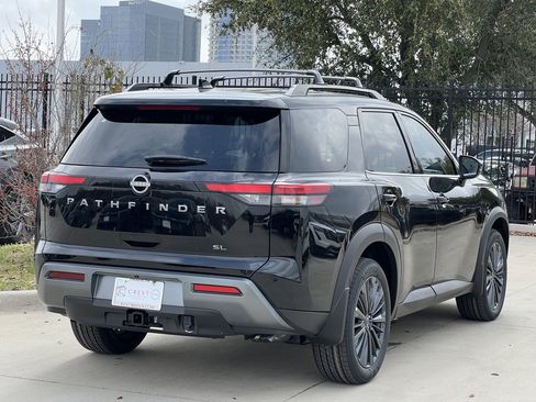 New 2026 Nissan Pathfinder SL image 4