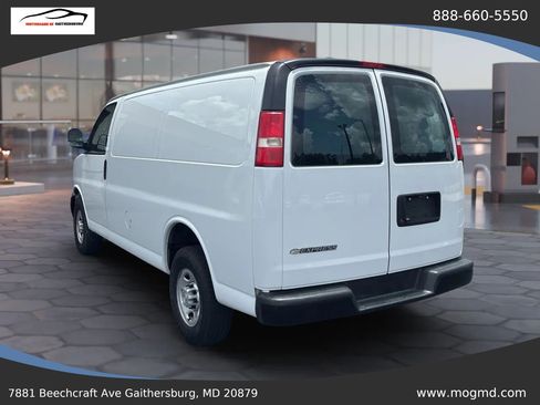 Used 2019 Chevrolet Express 2500 w/ Driver Convenience Package RWD image 8