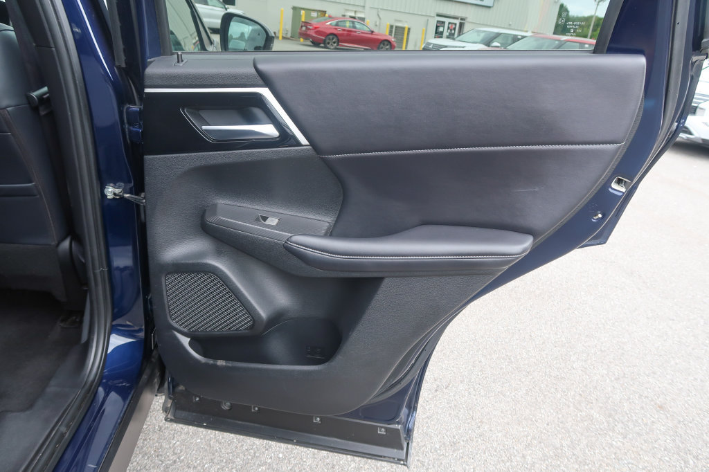 Used 2024 Mitsubishi Outlander AWD image 15