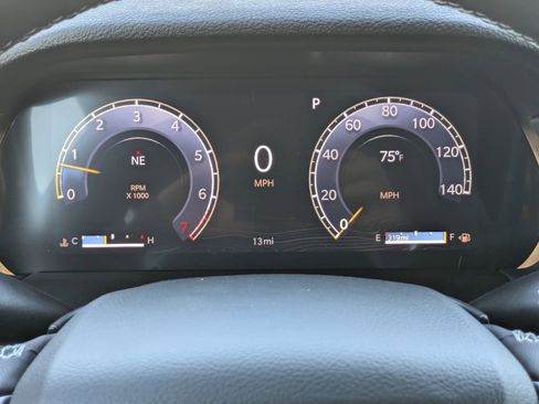 New 2025 Jeep Grand Cherokee 4WD image 10