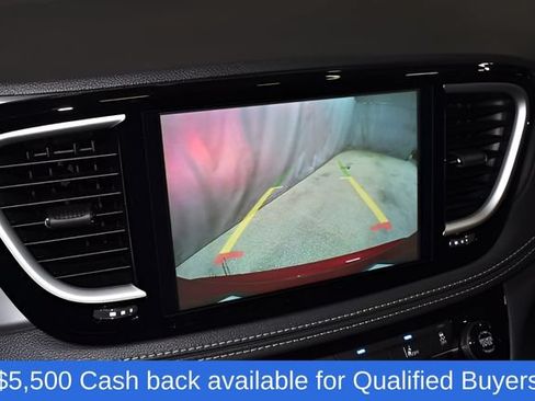 New 2026 Chrysler Pacifica Select w/ S Appearance Package FWD image 15